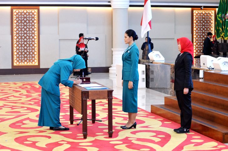 Lantik Bupati dan Wakil Bupati Madina, Bobby Nasution Ingatkan Kesejahteraan Rakyat Sebagai Landasan Bekerja 2 Lantik Bupati