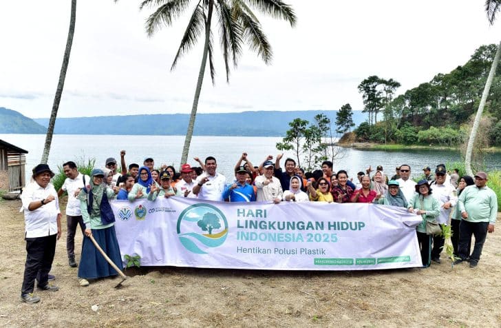 Gerakan Bersama untuk Kaldera Toba, Tanam Pohon Serentak Digelar di Tujuh Kabupaten se-Kawasan Danau Toba 1 Pohon