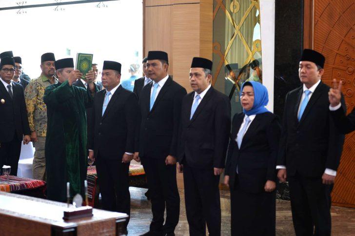 Lantik Enam Pejabat Eselon II, Gubernur Sumut Bobby Nasution Kembali Tekankan Soal Loyalitas 2 Lantik