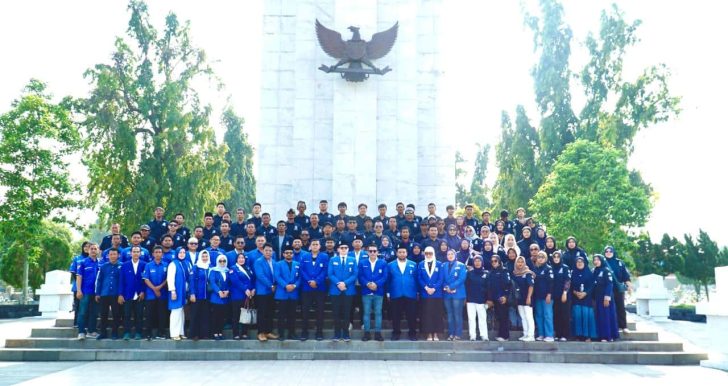 Penghormatan HUT ke-28 PAN: DPD PAN Kota Medan Gelar Upacara dan Tabur Bunga di TMP Nasional 1 PAN